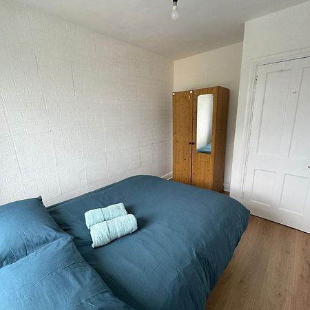 Nice Double Room At 2 Iveragh Rd-8 Dublin Kültér fotó