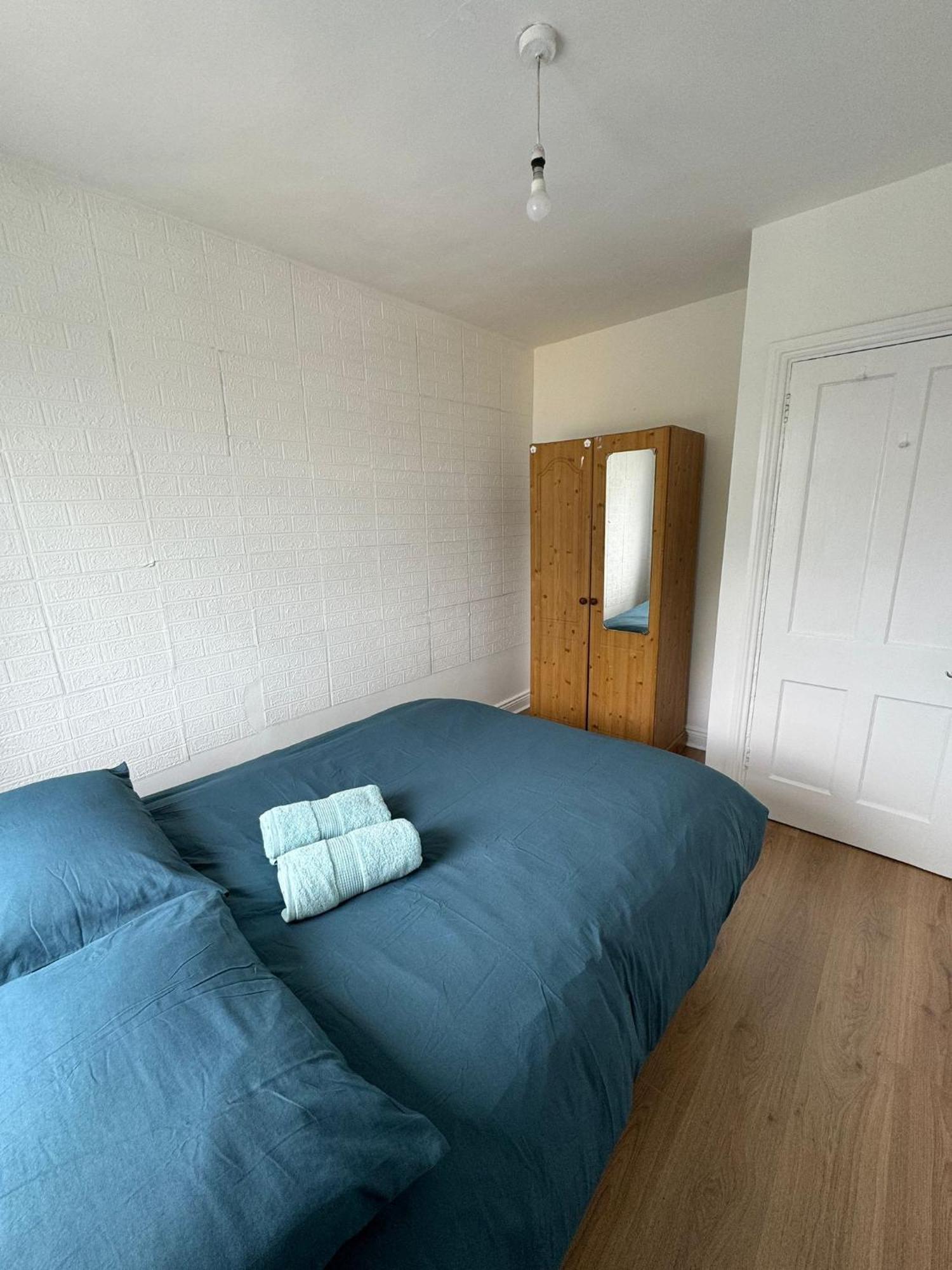 Nice Double Room At 2 Iveragh Rd-8 Dublin Kültér fotó